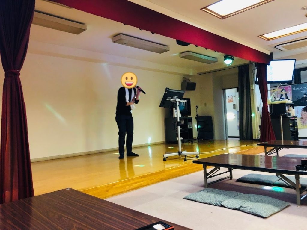 カラオケは1曲100円