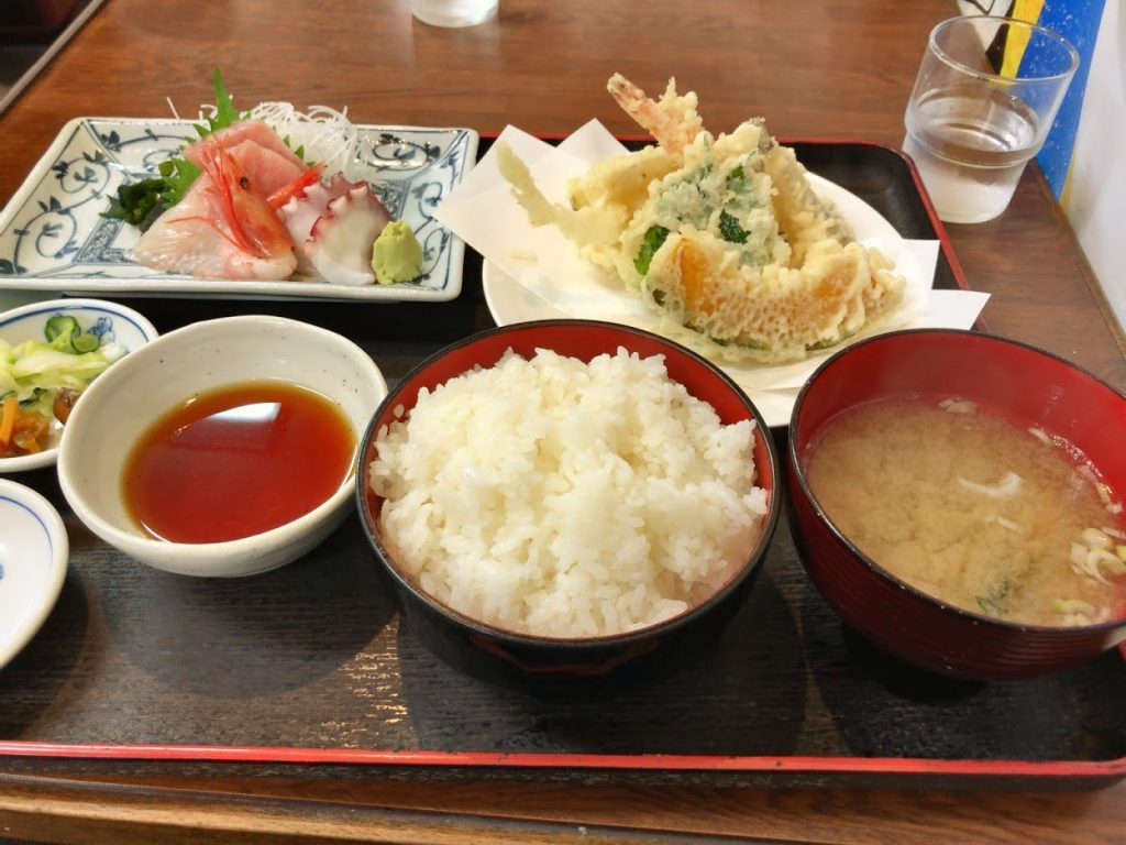 スペシャル定食は質、量ともにスペシャル